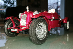 Alfa Romeo 1:18