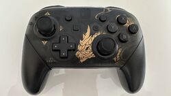 Nintendo Switch Monster Hunter Rise Pro Controller guter Zustand