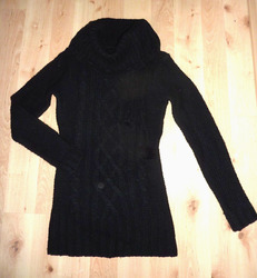 Madonna kurzes Strickkleid / Longpullover  Gr. S mit großem Rollkragen schwarz