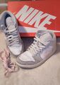 Nike Air Jordan 1 mid se Light Iron one