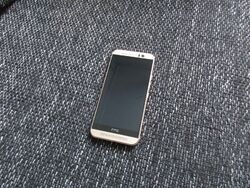 HTC  One M9 - 32GB (Ohne Simlock) Smartphone - Silver-Gold