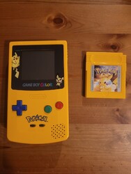 Nintendo GameBoy Color in Pokémon Pikachu Edition + Pokemon Gelb