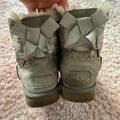 Damen UGG Boots Gr. 38 Bailey Bow Hellgrau