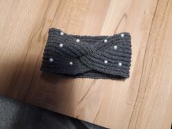 Stirnband mit Twist, Handgestrickt  mit Perlen