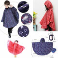 Kinder Regenponcho Regencape Jacke Regenschutz Rain Cape Kapuze Regenumhang FR