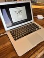 MacBook Air 13 Zoll (256 GB SSD, Intel Core i5 1,8GHz, 8GB) Silber 2017