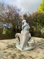 Lladro-Stil Figur ""Frau mit zwei Hunden