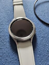 Samsung R890 Smartwatch Galaxy Watch 4 Classic 46mm silber TOP