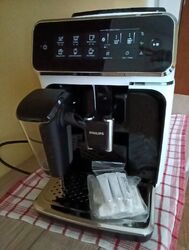 Philips Series 3200 EP3243/70 Kaffeevollautomat - Weiß, 1500W  Keine 2 Jahre 