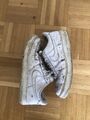 nike air force 1 gebraucht heavy used weiß white sneaker getragen socken  fuß