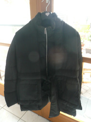 Steppjacke mit Schal und Gürtel