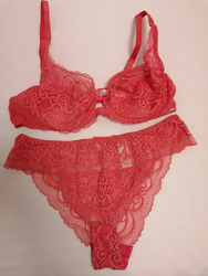 Damen BH Set. BH mit Bügel. Marke: Markenlos. Farbe: Rosa. Größe: 85 B.