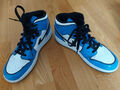 Nike Air Jordan 1 Gr. 40 - BQ6931 402 Mid SE Signal blau GS schwarz weiß