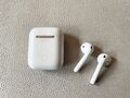 Original Apple AirPods mit Ladecase (2. Generation), In-ear Kopfhörer Bluetooth