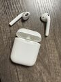 Apple AirPods 2. Generation Kopfhörer A2032 A2031 mit Ladecase A1938 Akku defekt