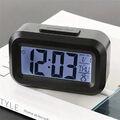 LED Wecker Digital Alarmwecker Uhr Kalender Beleuchtet & Schlummerfunktion Alarm