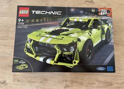 LEGO TECHNIC: Ford Mustang Shelby GT500 (42138)