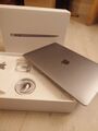 Neuwertiges Apple MacBook Air 13 Zoll 2020 M1 / 8GB RAM / 256GB SSD / 7-Core GPU / Grau 