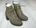 New Look Damen Stiefeletten mit Absatz Schnürung grün Wildleder mit Fell Gr. 7 / 40 weit