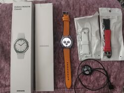 Samsung Galaxy Watch 4 classic-42mm BT Smartwatch (4,2 cm/1,2 Zoll, Wear OS by G