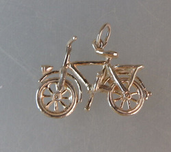 Kleiner figürlicher Anhänger Fahrrad  - Herrenrad Silber NEU UNGETRAGEN (94821)