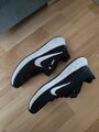 Nike  Sneaker /Turnschuh Schwarz/Weiss Gr.38.5 