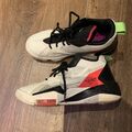 Air Jordan Gr.39 weiß/schwarz sehr guter Zustand