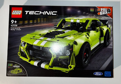 LEGO TECHNIC: Ford Mustang Shelby GT500 (42138)