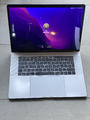 Apple MacBook Pro 15 Zoll (1TB SSD, Intel Core i7, 2,7 GHz Quad-Core, 16GB)