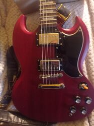 EPIPHONE SG G  400 Satin Worn Cherry mit orginal Epiphone Case und Fender Gurt