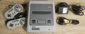 SNES Super Nintendo Spielkonsole Original Konsole mit 2 Controller +Allen Kabeln