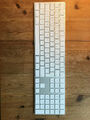 Apple Magic Keyboard Tastatur mit Ziffernblock Bluetooth Deutsch A1843, Silber