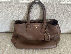 Prada Vitello Daino Tasche in braun, Farbe: palissandro