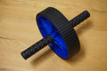 Bauchroller Ø17,5 cm Bauchtrainer Roller Bauchmuskeltrainer Ab Wheel Gym Fitness