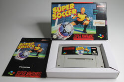 Super Soccer Super Nintendo SNES in OVP in Acryl Case