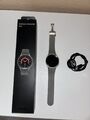 Samsung Galaxy Watch5 Pro 45mm Titangehäuse mit Sportarmband in Gray Titanium...