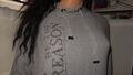 Monari Pullover /Pulli grau mit Glitzer Schrift Steh-Kragen mit Band Gr 38/40