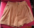 Damen Leinen- Shorts hellbraun mit Bundfalten Gr 38 von H&M