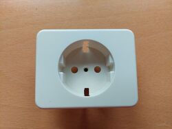 Berker Modul MB cremeweiß, Rahmen + Steckdosen- u. Schalterabdeckungen