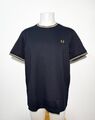 FRED PERRY - HERREN- T-Shirt MIT DOPPELSTREIFEN - M1588- SCHWARZ - Größe L-  NEU