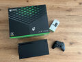 Microsoft Xbox Series X 1 TB OVP Schwarz + Xbox Play & Charge Kit M