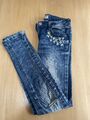 REVIEW Jeans BLUMEN bestickt regular fit, skinny leg Schlitze Used Look Gr.140