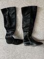 Extravagante BuffaloStiefel/Overknees schwarz + Stiefeletten Tamaris grün Gr. 36