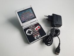 GameBoy Advance SP Konsole NES Edition AGS 001 | Neues Gehäuse & Displayscheibe