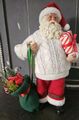 Clayre&Eef Deko Weihnachtsmann mit Geschenke Nikolaus  Figur Weihnachten