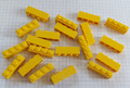 20 Stück Lego 1x4 brick 3010 yellow / Basisstein, Baustein, gelb – gebraucht