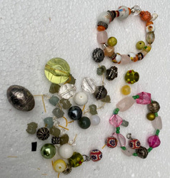 GLASPERLEN MIX/INDISCHE LAMPWORK PERLEN befinden sich Edelsteine