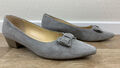 GABOR Damen Gr. 42,5 (8,5) flache Pumps Wildleder grau Leder Schleife spitz b0