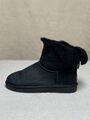 Ugg Boots Mini Bailey Bow II in schwarz Schleife