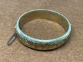 1/20 12KT GEROLLTES GOLD ARMBAND VINTAGE SAMMLERSTÜCK 25,7G GRAVIERTER ARMREIF SCHARNIERT